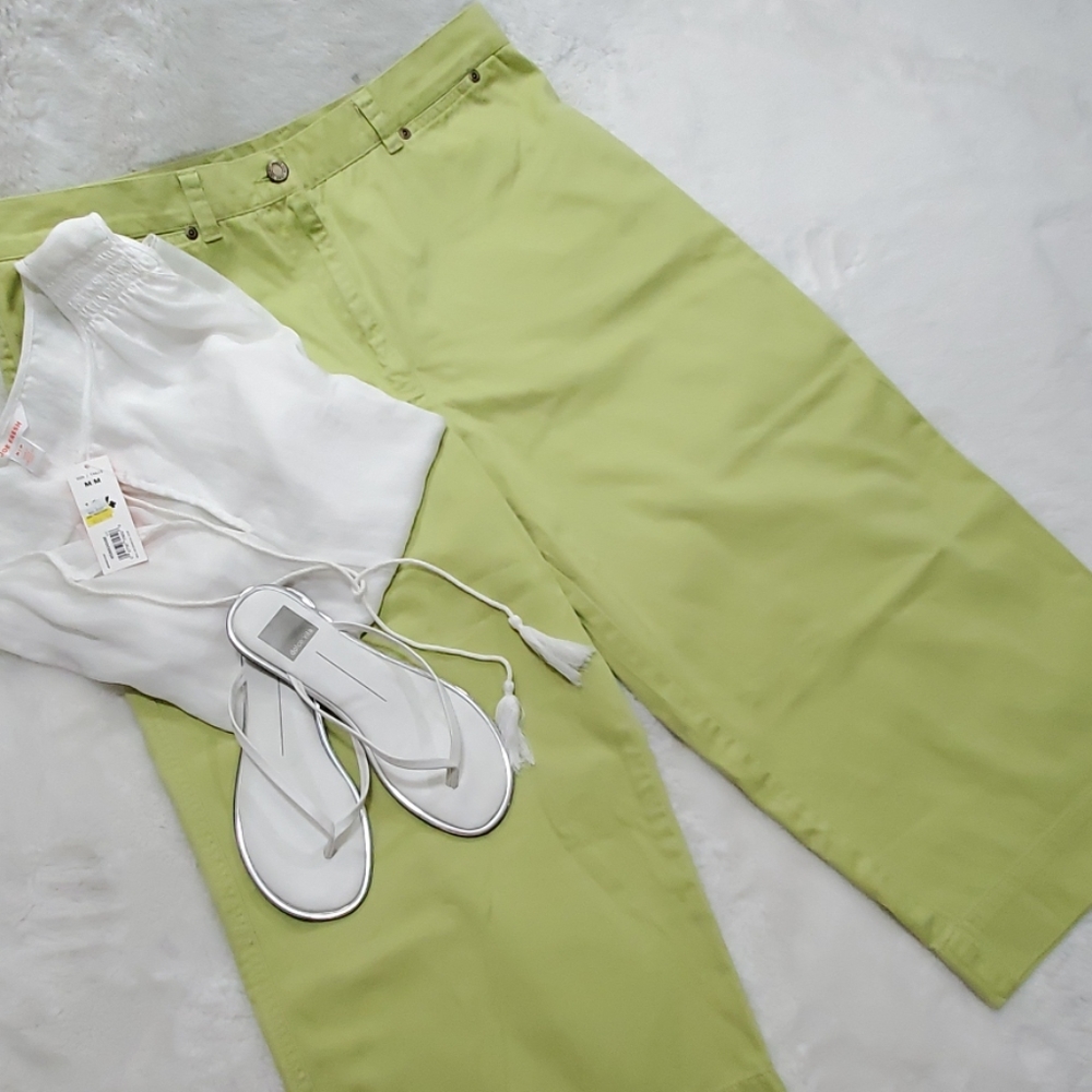 Jones New York Capris. Size 16